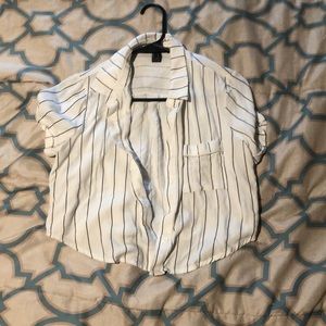 Button-down cropped tee